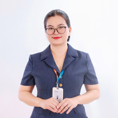 Cô Lucy Nguyễn